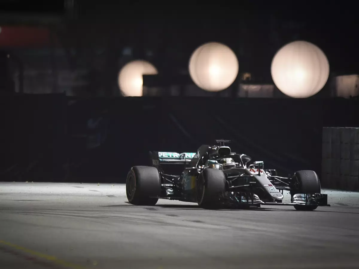 Foto zur News: Mercedes: Grundstein für Singapur-Pole in Spa gelegt