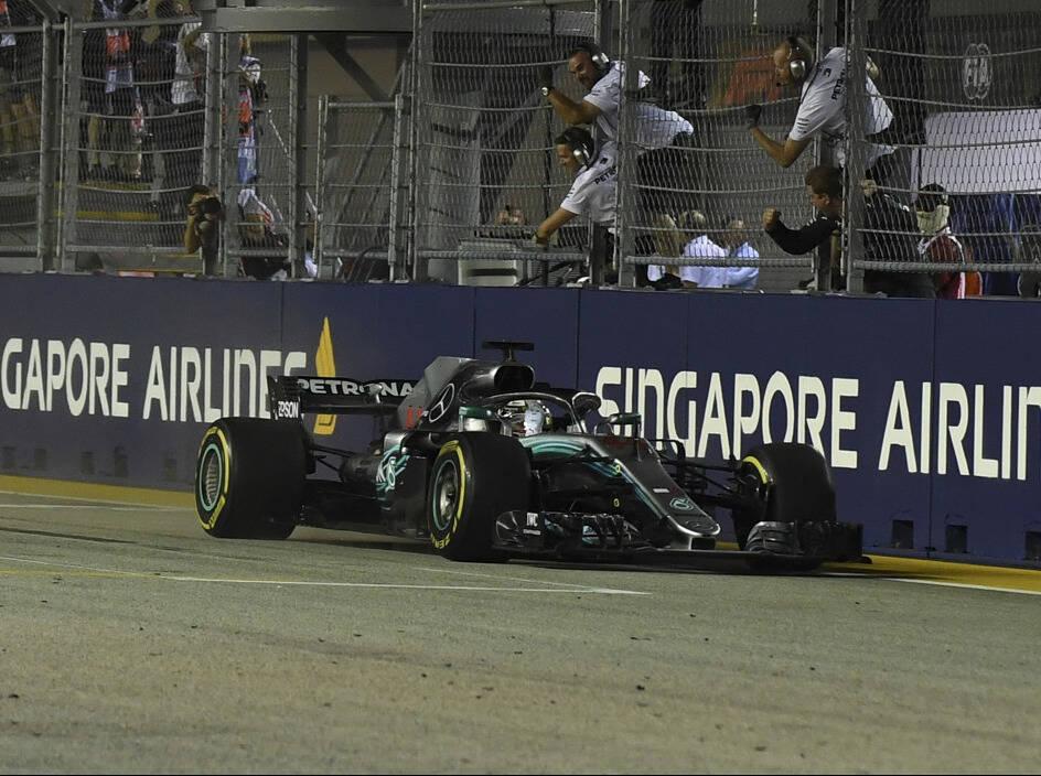 Foto zur News: Mercedes in Singapur: Dann klappt's auch mit der Angststrecke