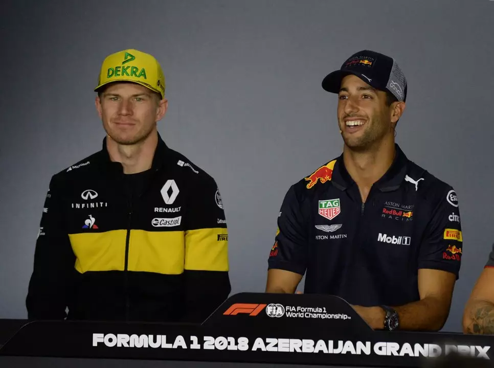 Foto zur News: Prost: Darum legte Renault für Ricciardo viel Geld auf den Tisch