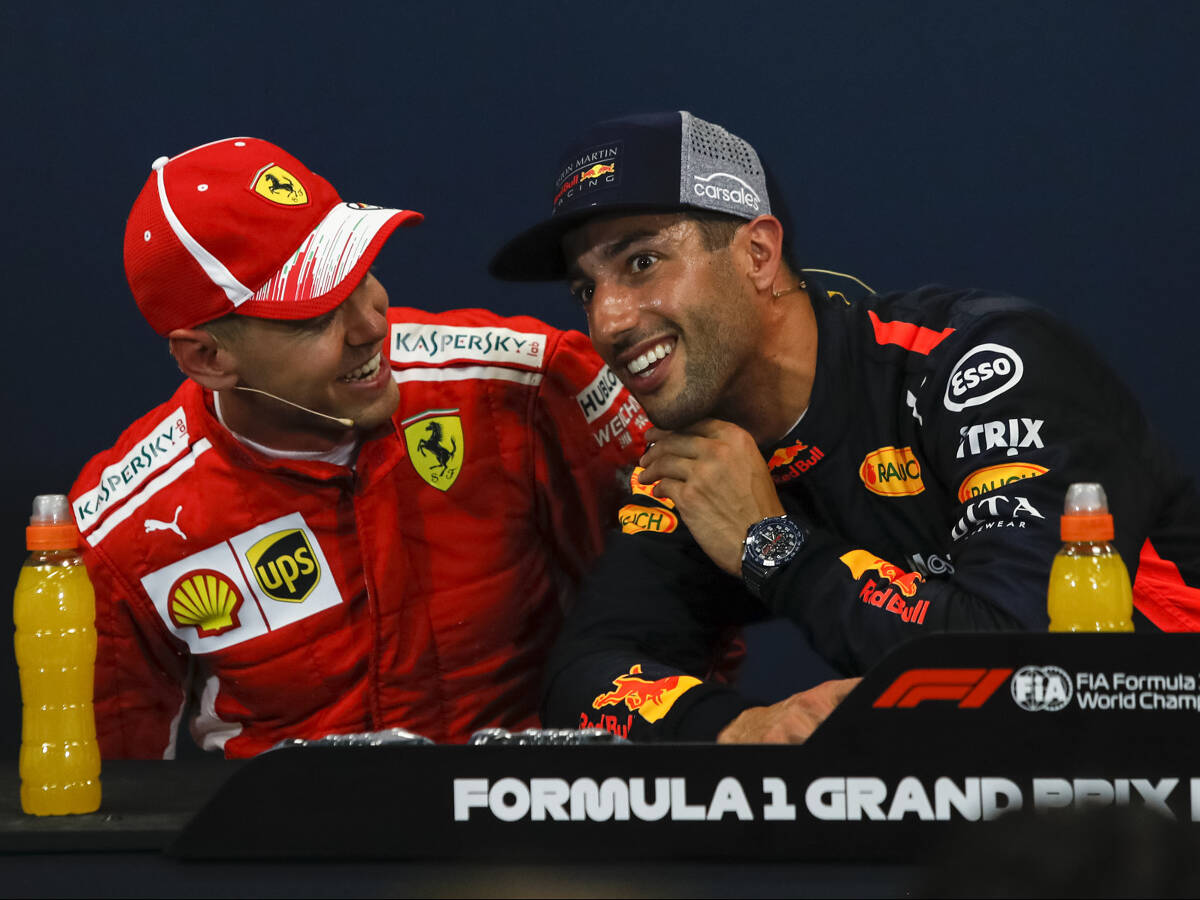 Foto zur News: Daniel Ricciardo scherzt: "Dachte noch nie, dass Vettel gut ist!"