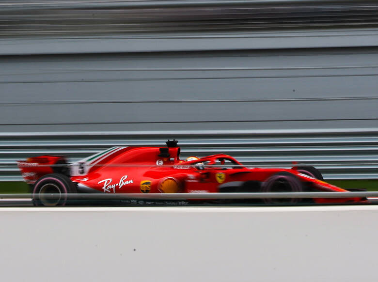Foto zur News: Formel 1 Sotschi 2018: Starker Beginn für Sebastian Vettel