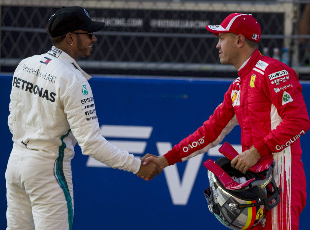 Foto zur News: Sebastian Vettel unterstellt: Mercedes hat "clever kommuniziert"