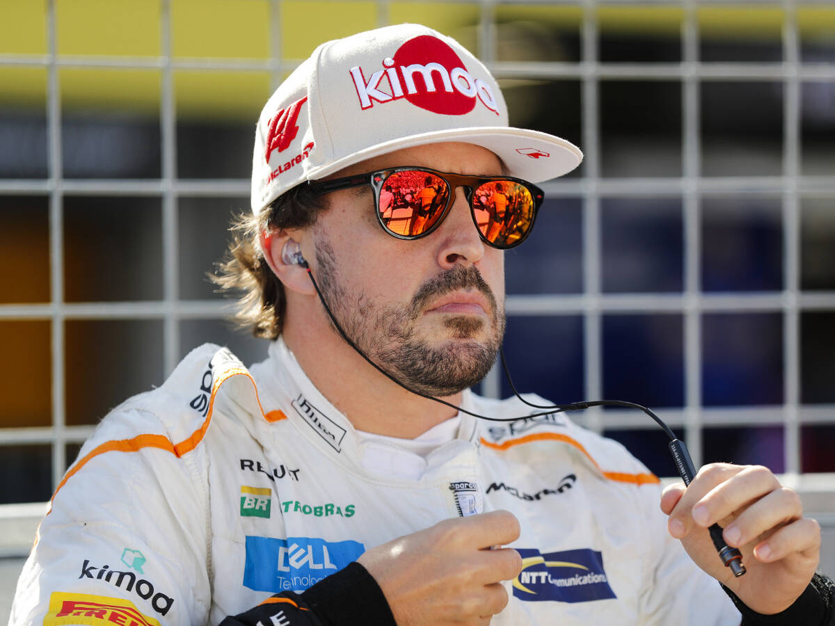 Foto zur News: Alonso lästert nach Stroll-Kollision: "Beliebige" Strafen in "übler Formel 1"