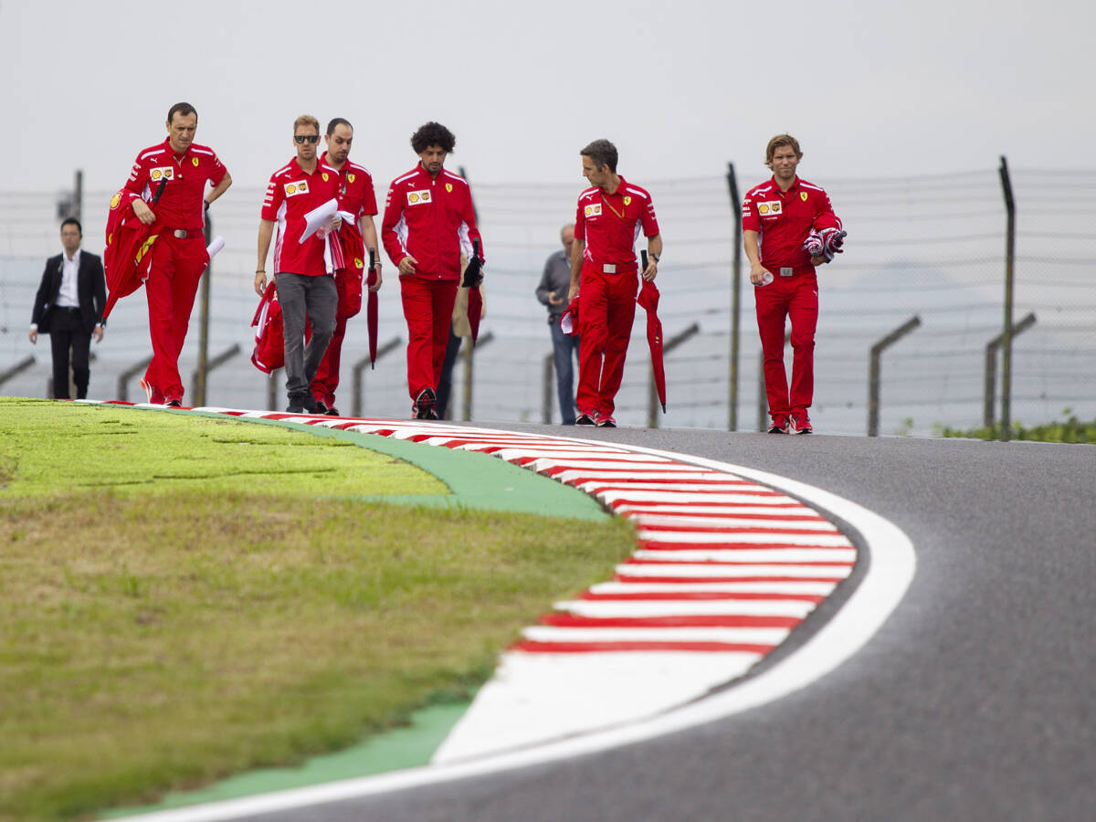Foto zur News: Lewis Hamilton: Streckenbegehungen sind nur Zeitverschwendung