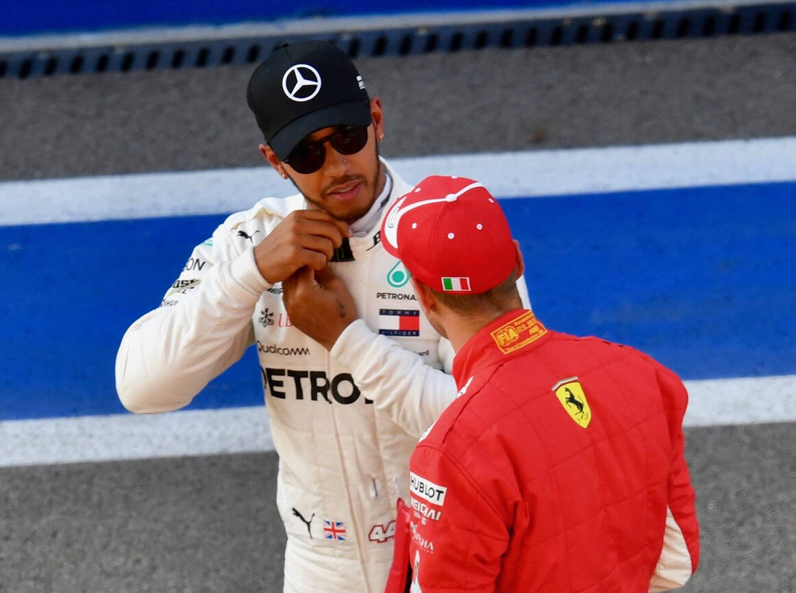 Foto zur News: Nach Verstappen-Crash: Hamilton verteidigt Vettel gegen Medienkritik