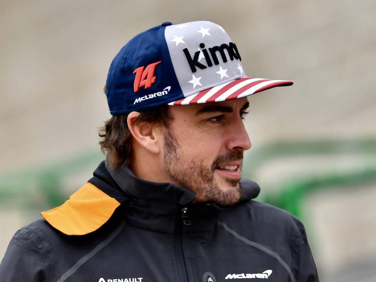 Foto zur News: Alonso mit Stars-and-Stripes-Kappe: Erste PR-Maßnahme für IndyCar-Wechsel?
