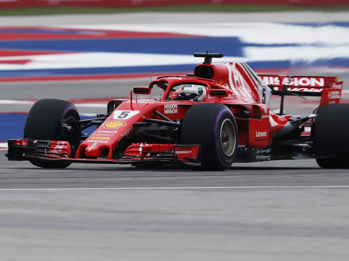 Sebastian Vettel Foto zur News: Formel 1 USA 2018: Vettel setzt alle Karten auf die Pole