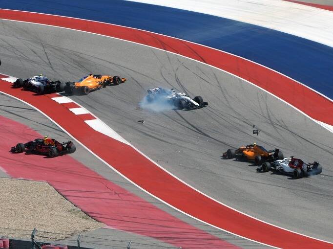 Foto zur News: Nach Unfall: Alonso schimpft über minderwertige Fahrer in der Formel 1