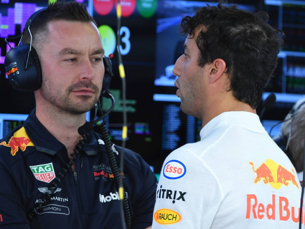 Foto zur News: "Mit Faust durch die Wand": Ricciardo zerstört nach Ausfall Umkleideraum