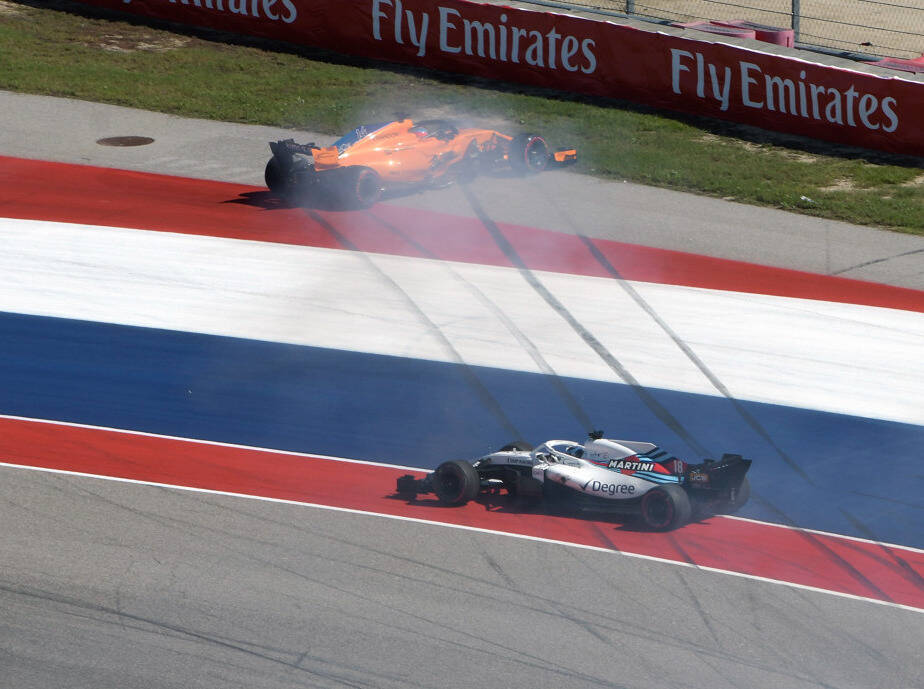 Foto zur News: Doch nicht "minderwertiges Niveau"? Alonso relativiert Kritik an Crash-Fahrern