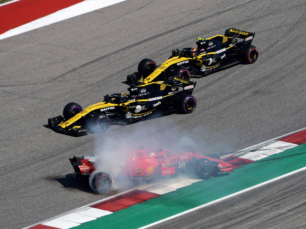 Foto zur News: Sebastian Vettel: Sind "Abtriebslöcher" schuld an den vielen Drehern?