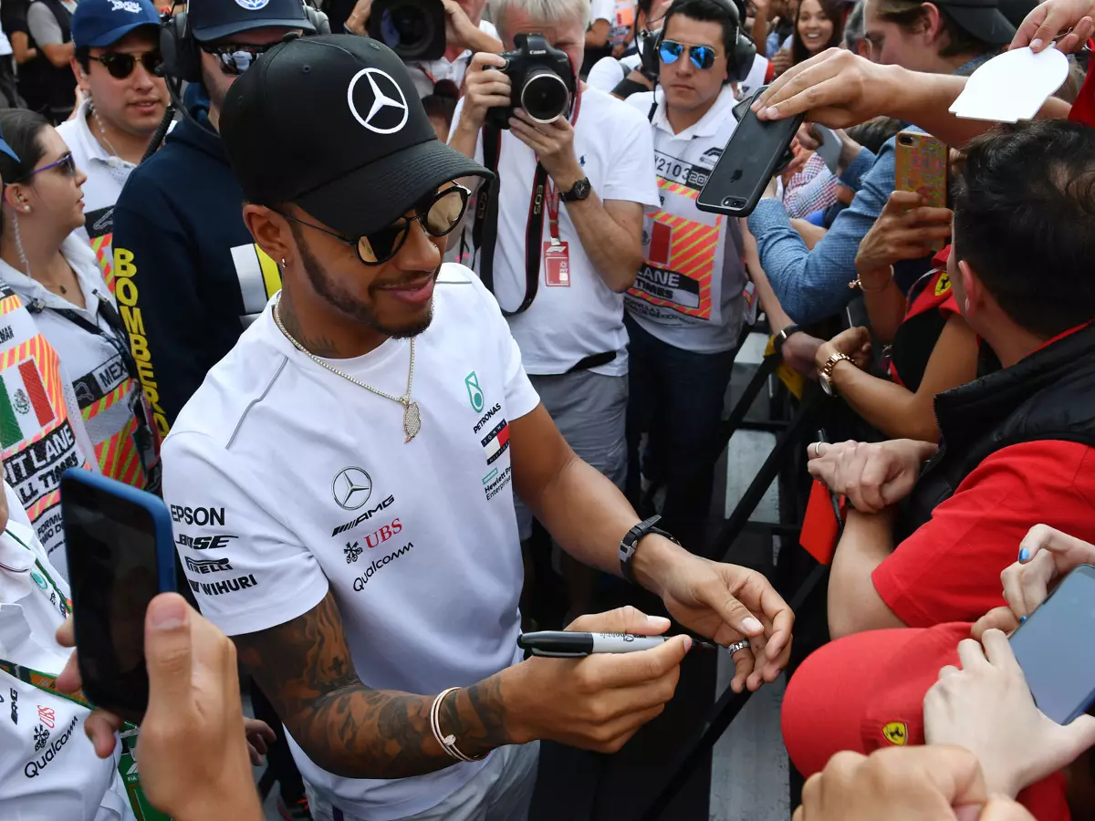 Lewis Hamilton Foto zur News: Hamilton will in Mexiko den Sack zumachen: "Wäre stolz wie nie zuvor"
