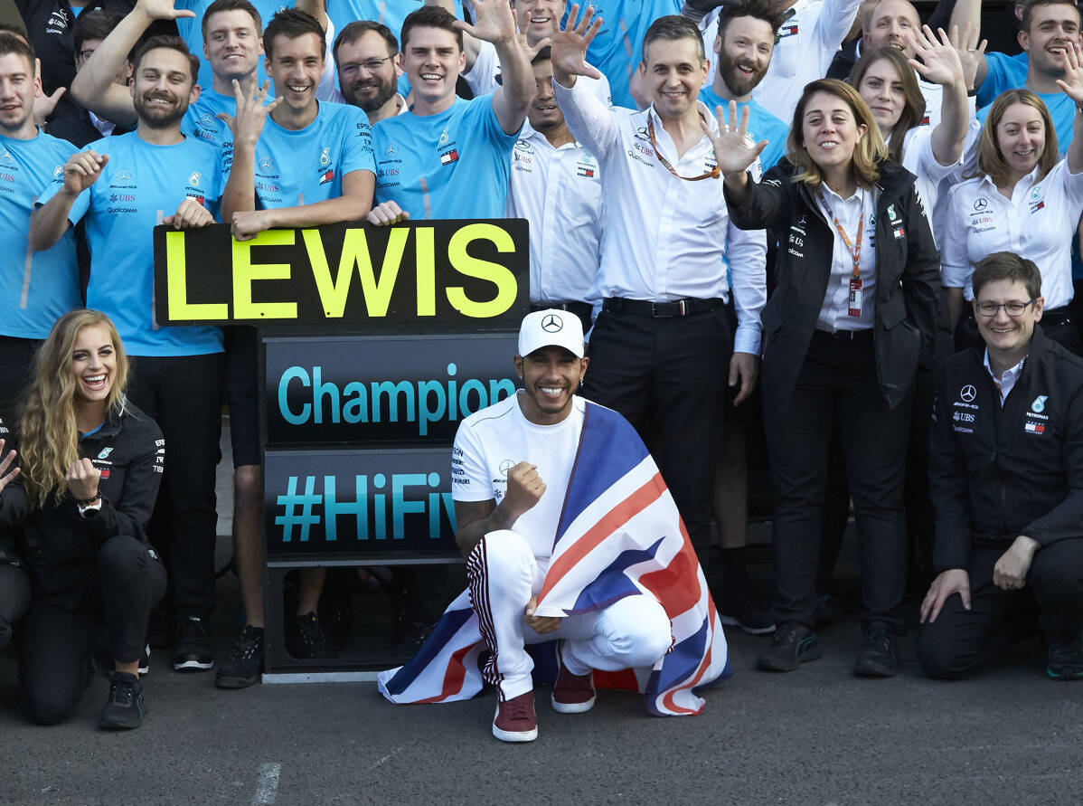 Foto zur News: Lewis Hamilton schließt Wechsel zu anderem Formel-1-Team nicht aus