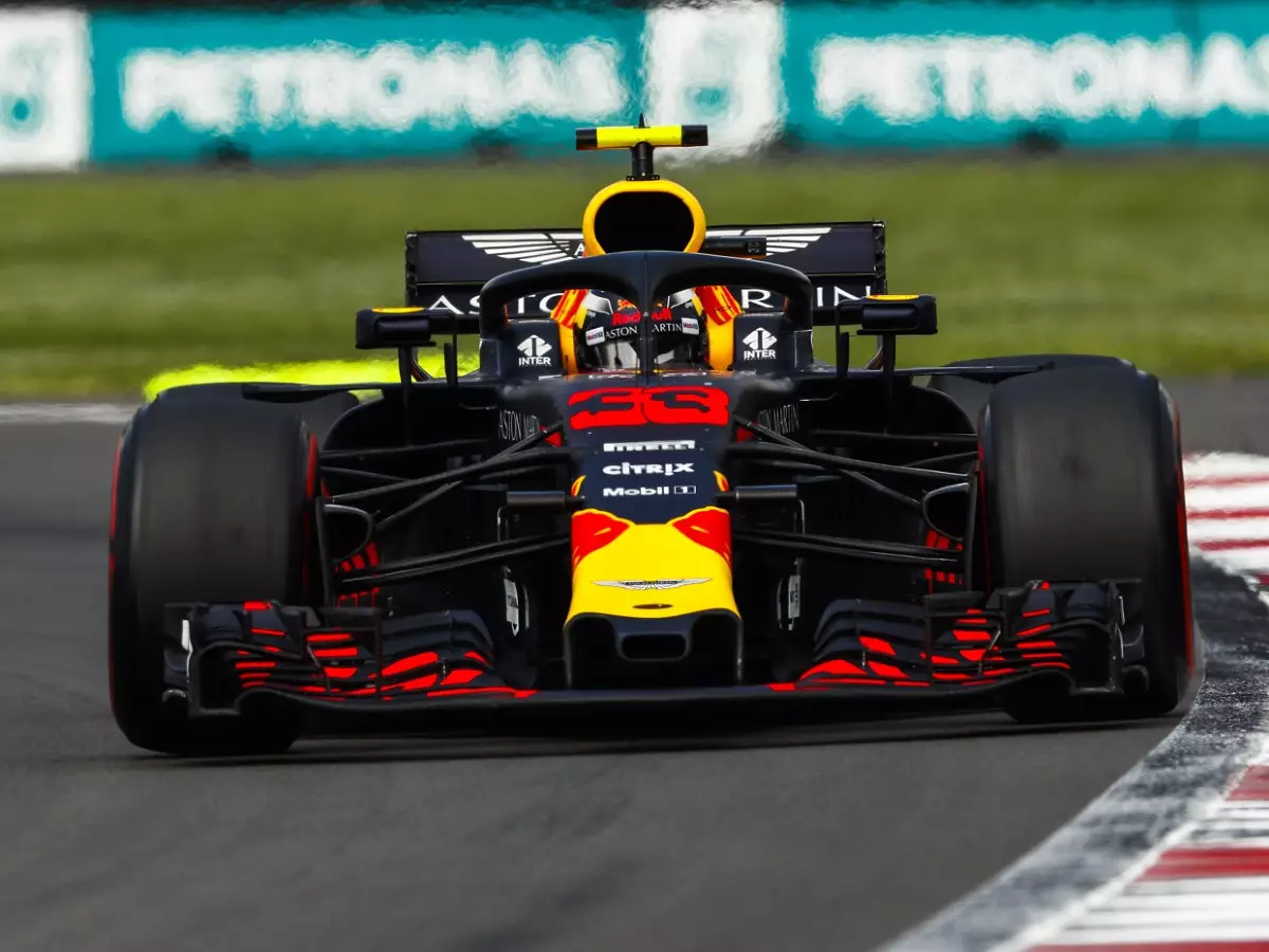 Foto zur News: Keine Chance: Max Verstappen sieht für Brasilien schwarz