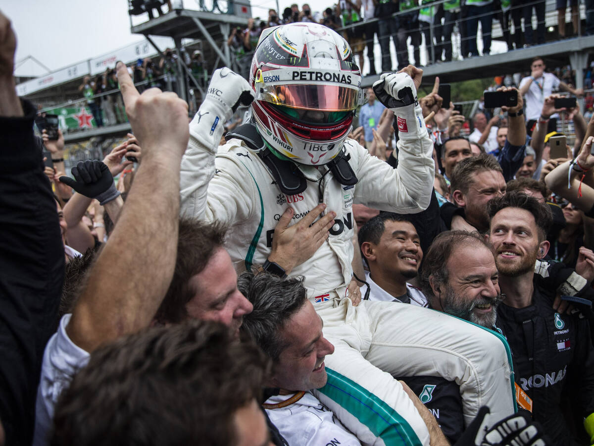 Foto zur News: Mercedes nach Titel voll des Lobes: Lewis hat den Unterschied gemacht!