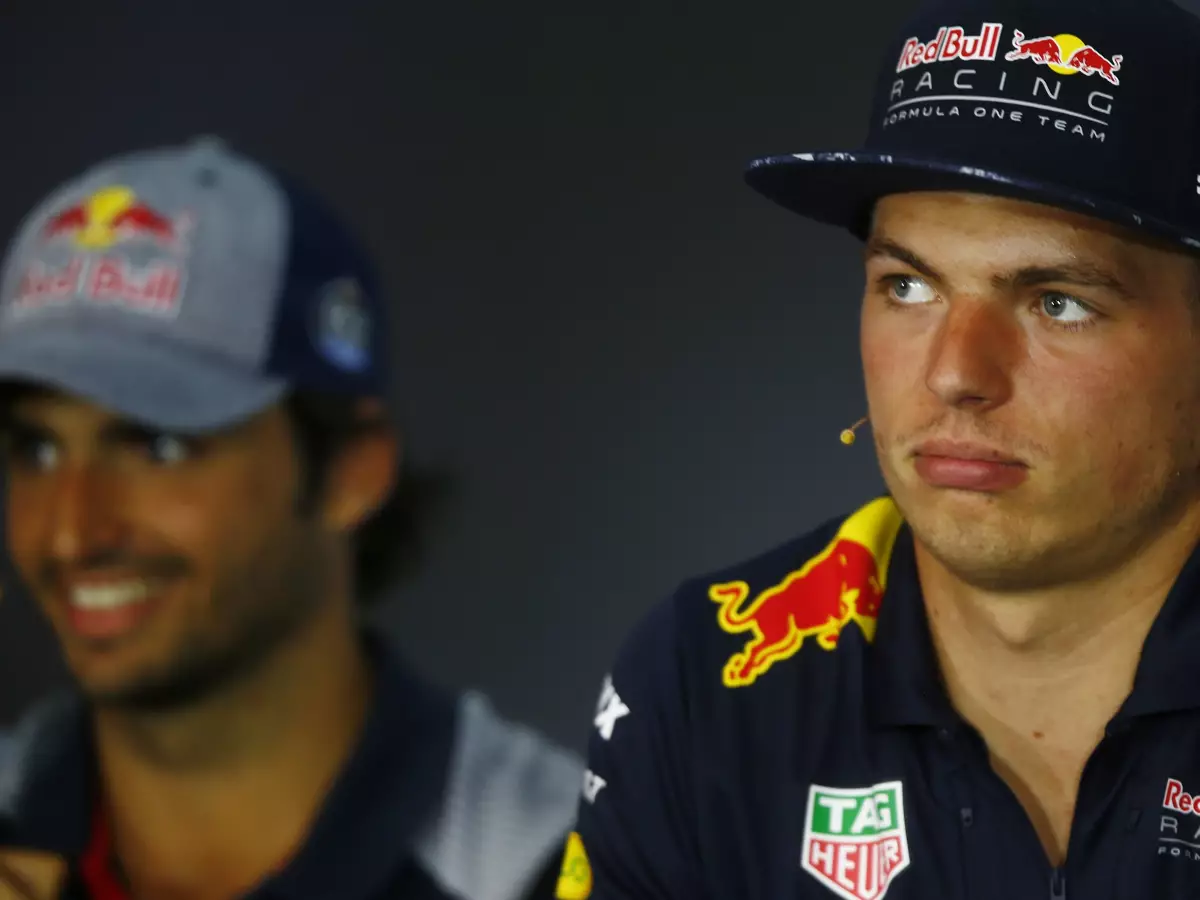 Foto zur News: Ricciardo-Nachfolge: Hat Max Verstappen gegen Carlos Sainz ein Veto eingelegt?