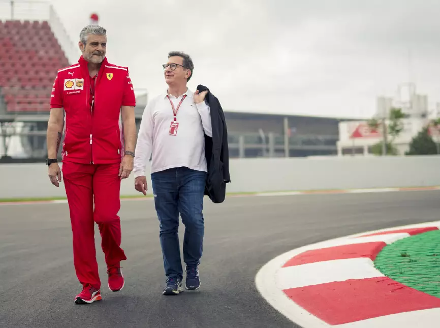 Maurizio Arrivabene und Louis Camilleri Foto zur News: Neuer Ferrari-Chef: 2018 beste Ferrari-Saison seit zehn Jahren