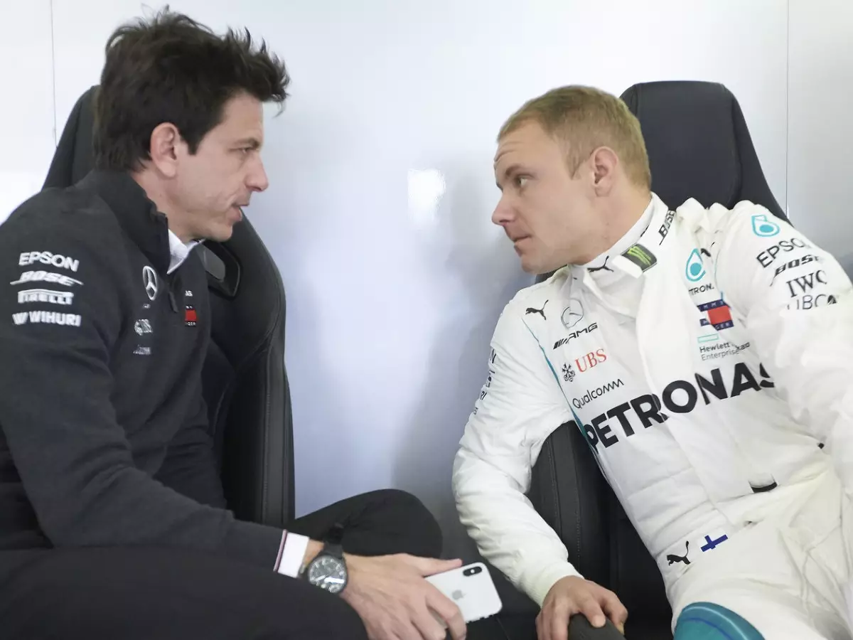 Foto zur News: Wolff verrät: "Bottas wollte am liebsten sofort verschwinden"