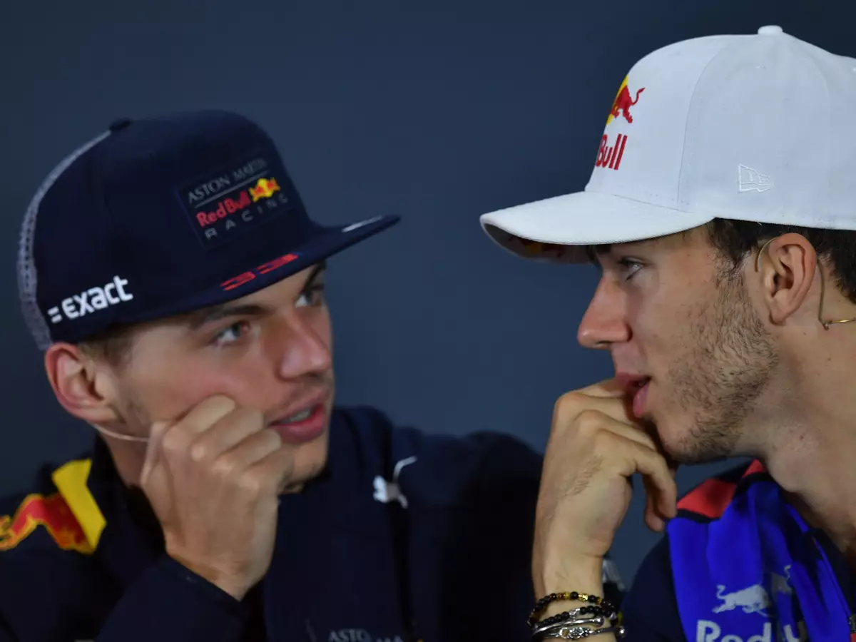 Foto zur News: Zum Brüllen: Wie Verstappen Gasly auf den Arm genommen hat