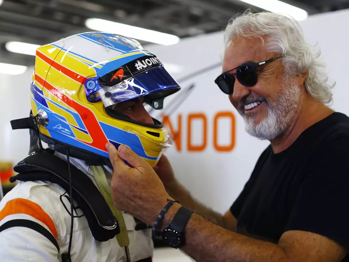 Fernando Alonso, Flavio Briatore Foto zur News: Konspirative Formel-1-Thesen: Was die Experten sagen (1/2)
