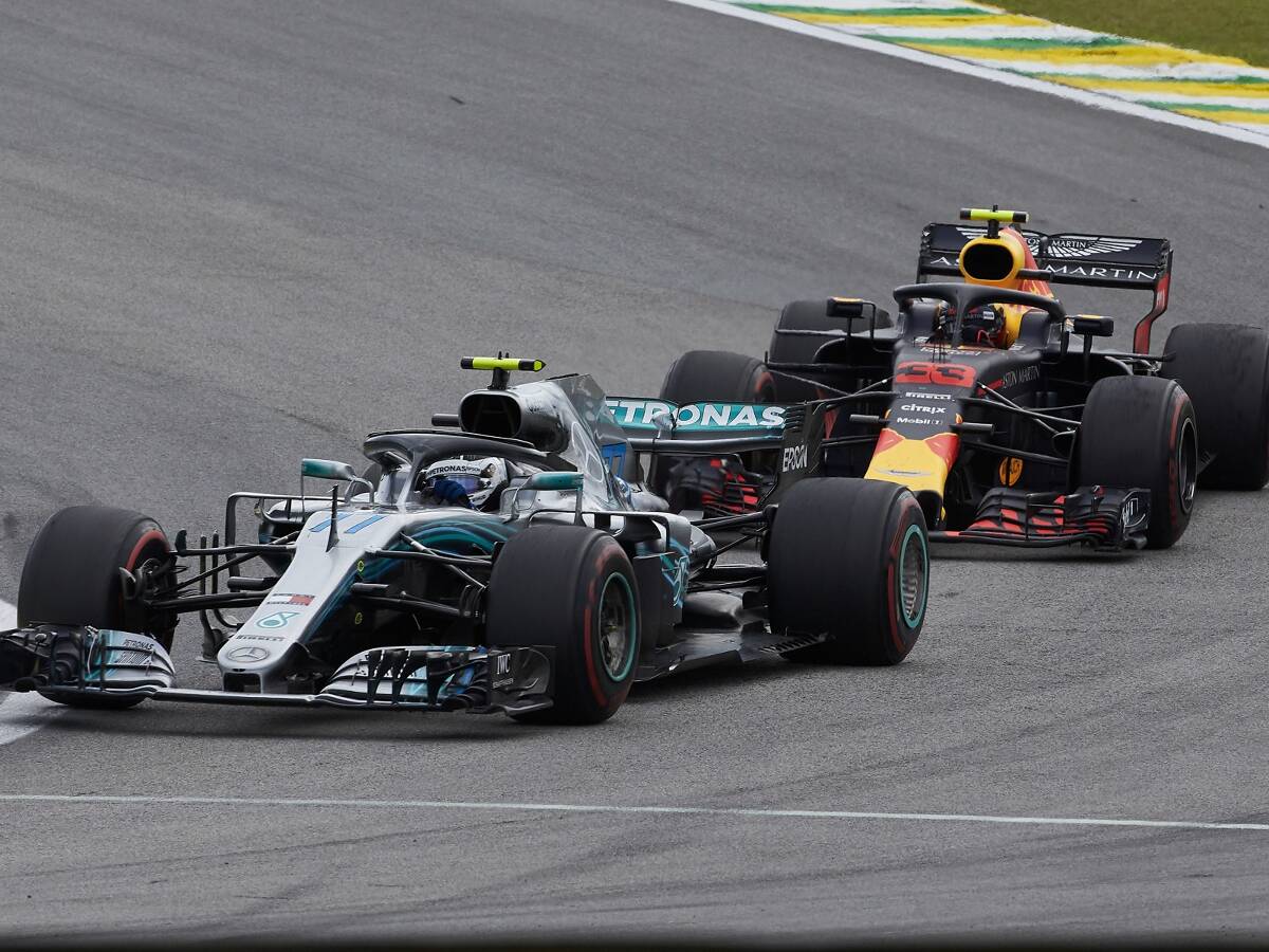 Foto zur News: Verstappen glaubt: Hamilton profitierte von "nicht so schnellem" Bottas