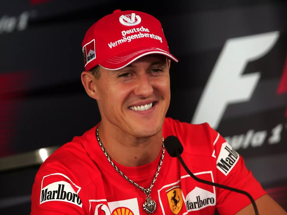 Formel-1-Fahrer Michael Schumacher zu seiner aktiven Zeit im Motorsport Foto zur News: Warum Michael Schumacher den Staatspreis Nordrhein-Westfalens erhält