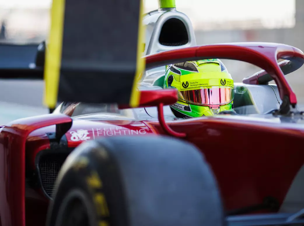 Mick Schumacher Foto zur News: Wegen Superlizenz-Vorgaben: Mick Schumacher in Formel 2 unter Druck