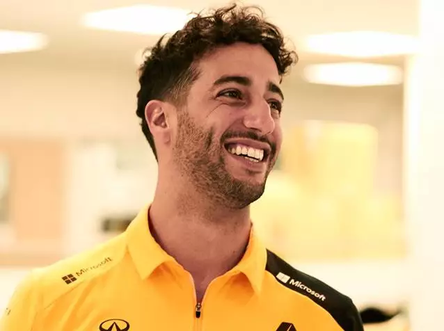 Foto zur News: Bilder veröffentlicht: Daniel Ricciardo erstmals in Renault-Gelb