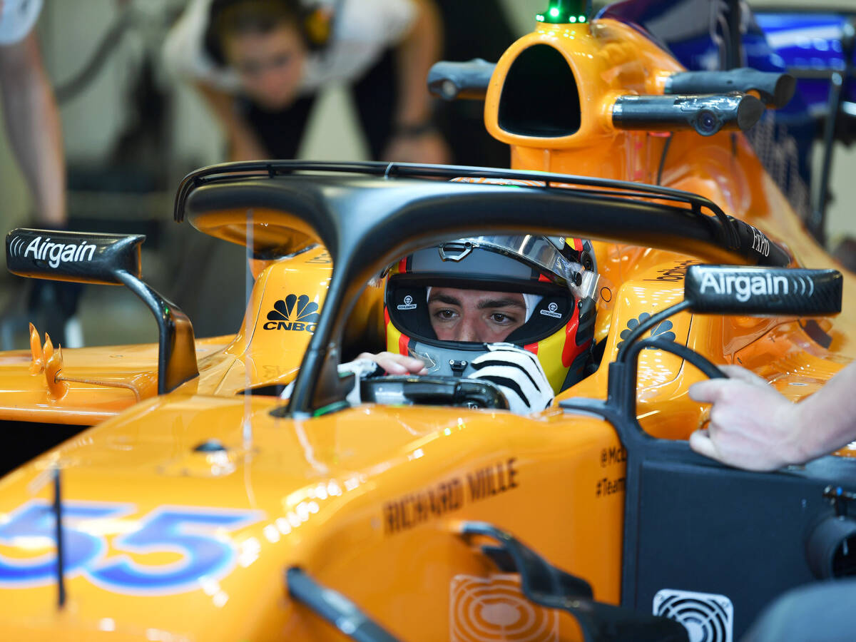 Foto zur News: Carlos Sainz freut sich: McLaren-Design 2019 sieht "ganz anders" aus