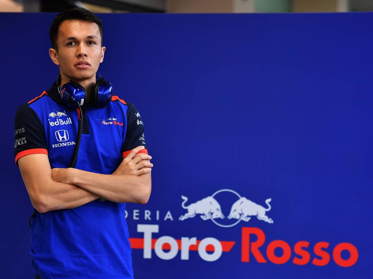 Foto zur News: Rookie Alexander Albon: Ein "halber Valentino Rossi" für Toro Rosso