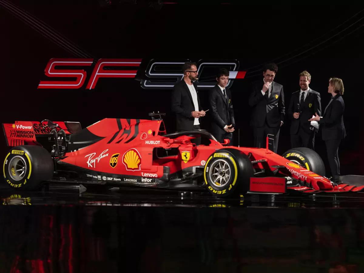 Charles Leclerc, Mattia Binotto, Sebastian Vettel Foto zur News: 2019 nicht Vettels letztes Ferrari-Jahr: "Es ist klar, wofür ich hier bin"