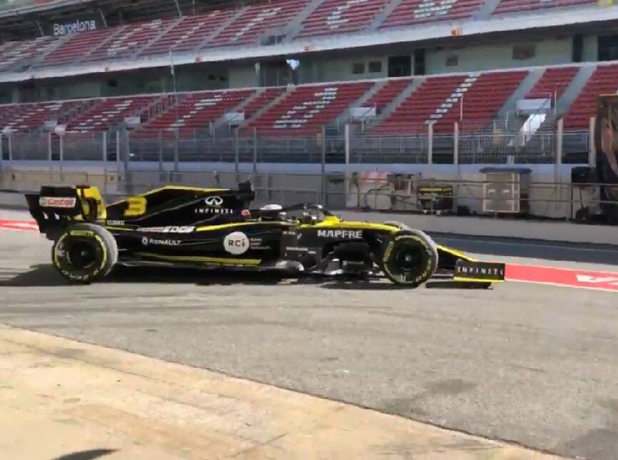 Foto zur News: Daniel Ricciardo mit Renault-Debüt bei Shakedown in Barcelona