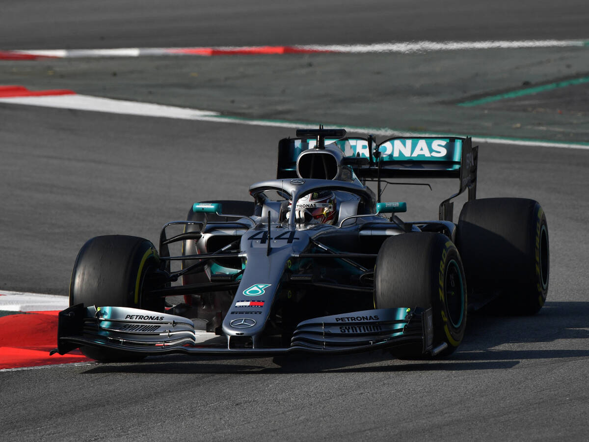 Foto zur News: Lewis Hamilton und Mercedes kommen auf Touren: "Es wird langsam"