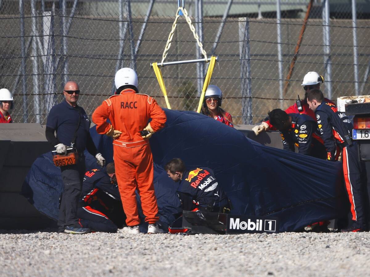 Foto zur News: Formel-1-Tests 2019 Barcelona: Red-Bull-Crash und Ferrari-Sensation