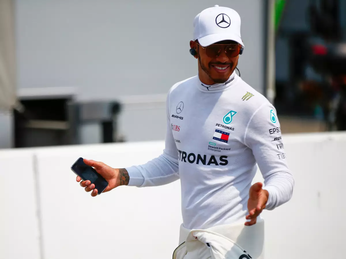 Lewis Hamilton Foto zur News: Lewis Hamilton winkt ab: Kein Interesse an der "Triple-Crown"