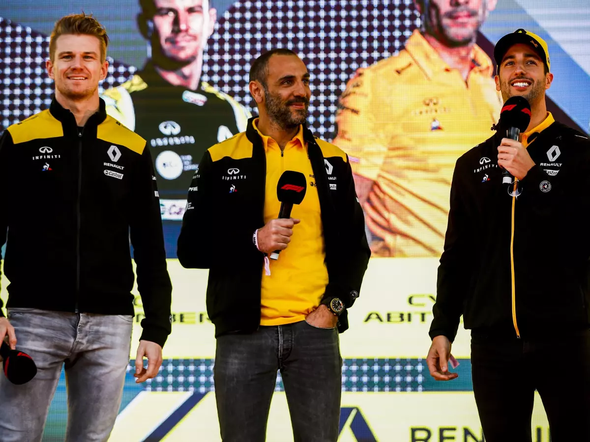 Nico Hülkenberg, Cyril Abiteboul, Daniel Ricciardo Foto zur News: Sergio Perez glaubt: Hülkenberg wird Ricciardo bei Renault schlagen