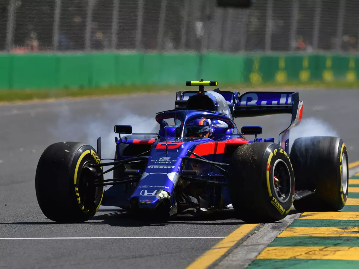 Foto zur News: Toro Rosso baut ersten Crash: Kuriose Probleme bei Rookie Alexander Albon