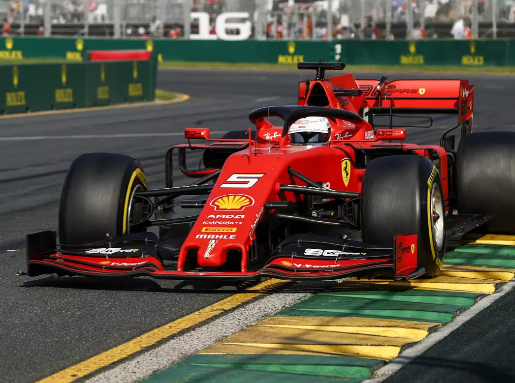 Sebastian Vettel Foto zur News: Ursachenforschung bei Ferrari: Liegt es am Frontflügel-Konzept?