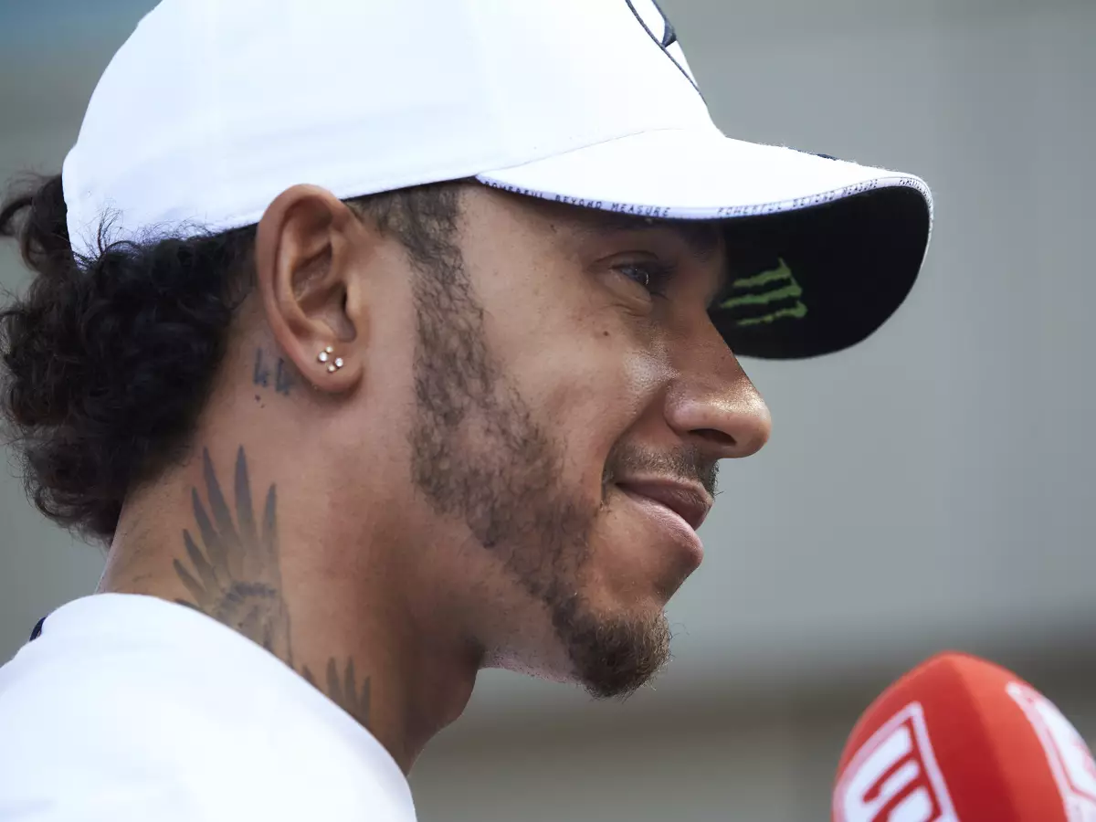 Foto zur News: Ähnlichkeiten zur Formel 1: Weltraum-Fan Lewis Hamilton bei der NASA