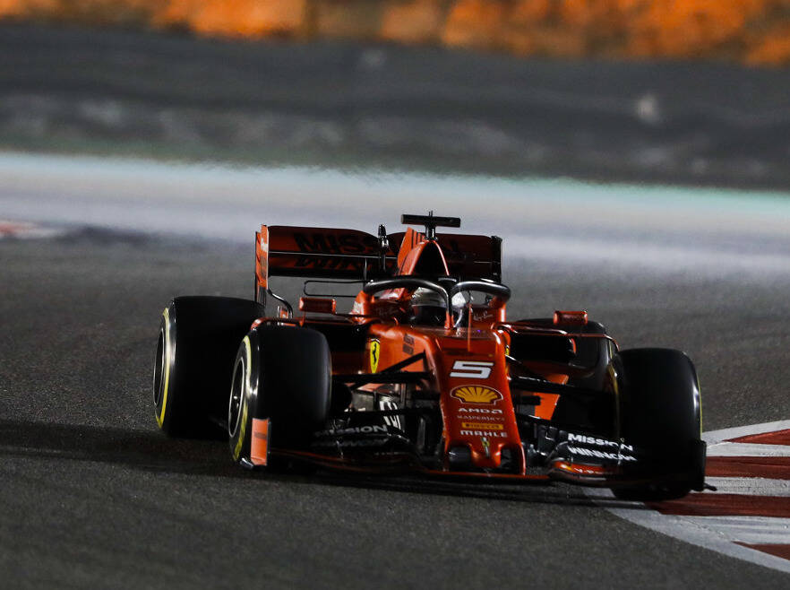 Foto zur News: Zeiten "irreführend": Vettel dank besserem Motorenmodus dominant