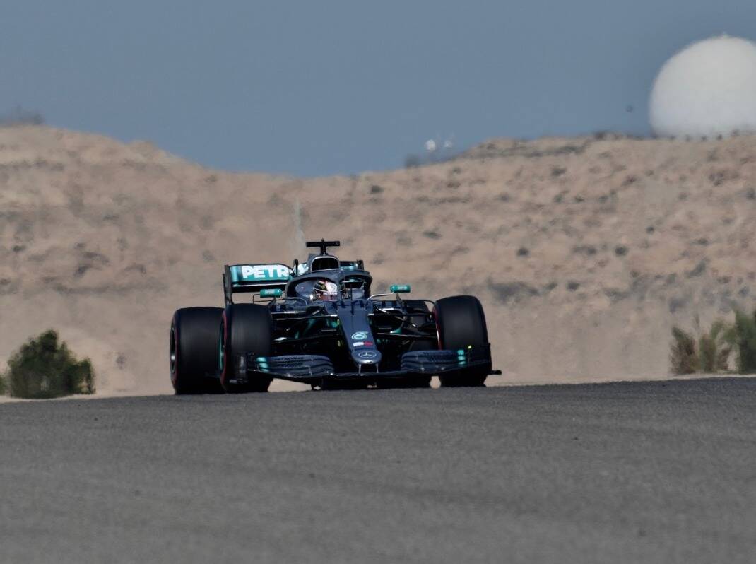 Foto zur News: Lewis Hamilton: Freie Trainings in Bahrain sind vergeudet