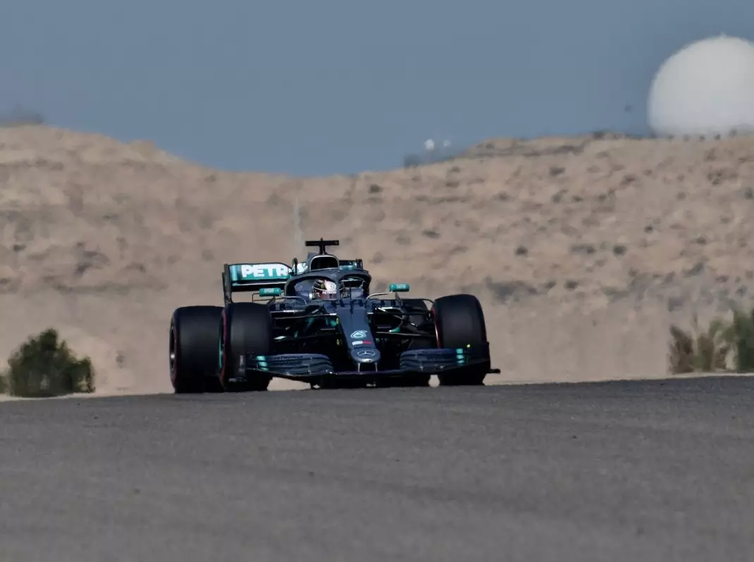 Lewis Hamilton Foto zur News: Lewis Hamilton: Freie Trainings in Bahrain sind vergeudet