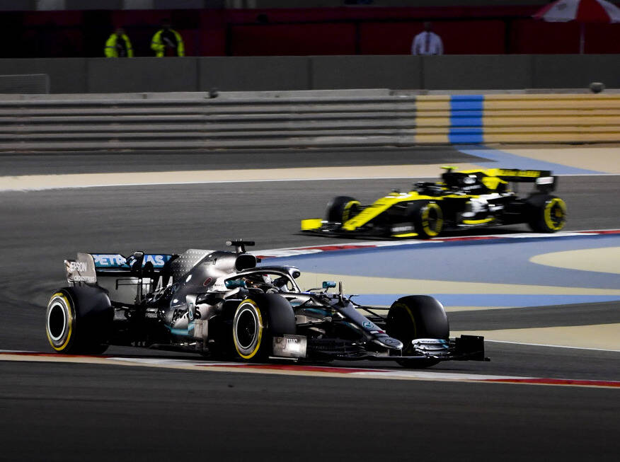 Foto zur News: Pirelli: Zweistoppstrategie in Bahrain um acht Sekunden schneller