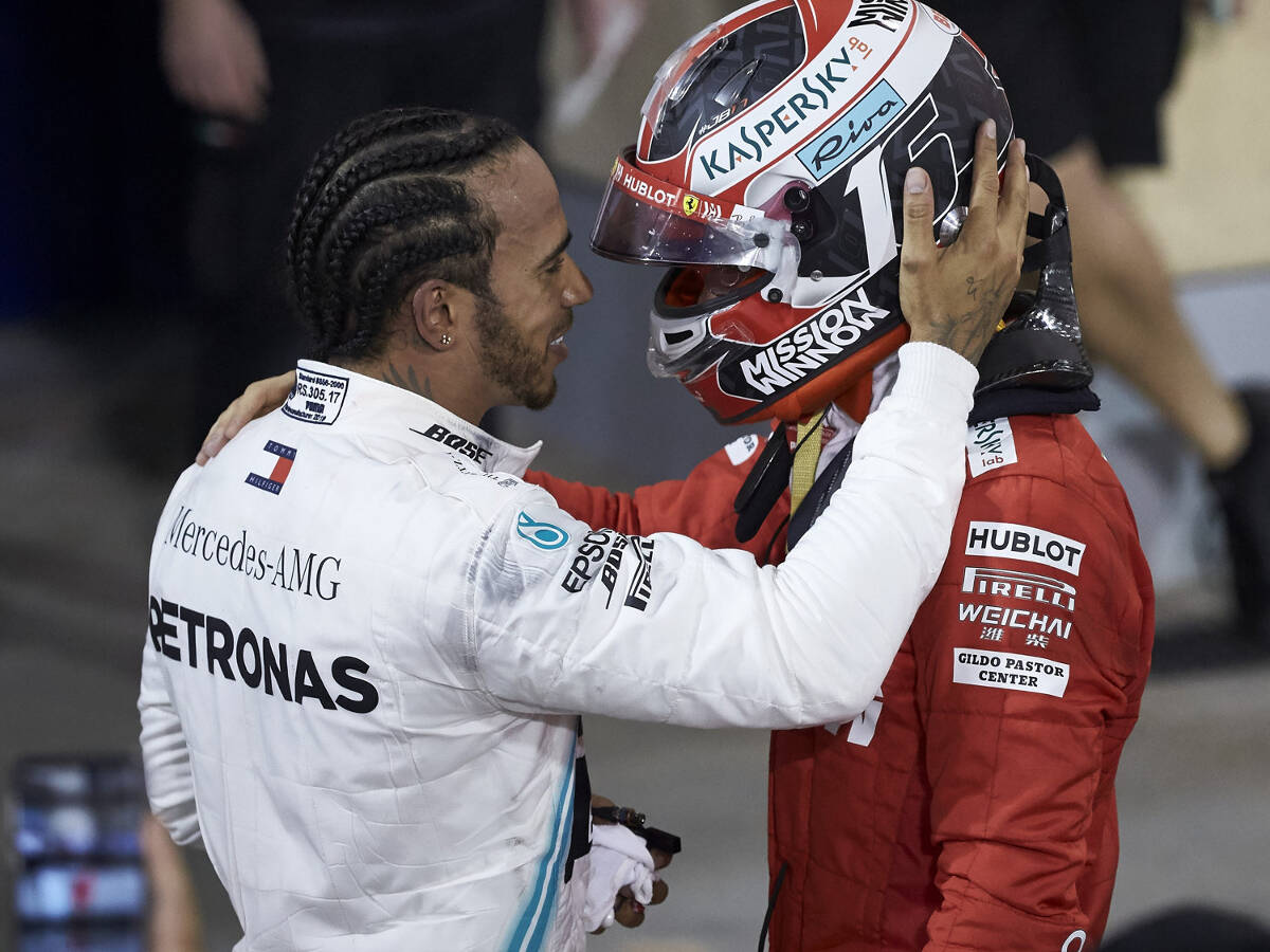 Foto zur News: Lewis Hamilton akzeptiert Charles Leclerc im Kreis der Großen