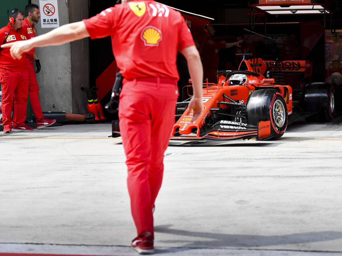 Foto zur News: Nach Quali: Vettel-Funkspruch wirft Fragezeichen auf