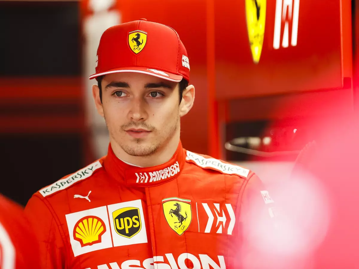 Charles Leclerc Foto zur News: Martin Brundle: Ferrari macht Leclerc psychologisch kaputt