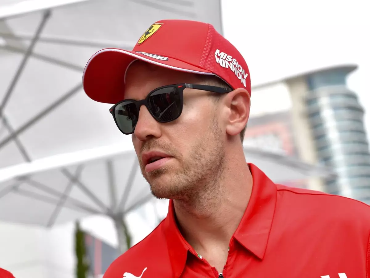 Foto zur News: Vorteil Ferrari? Vettel bleibt skeptisch, Hamilton grübelt über Rückstand