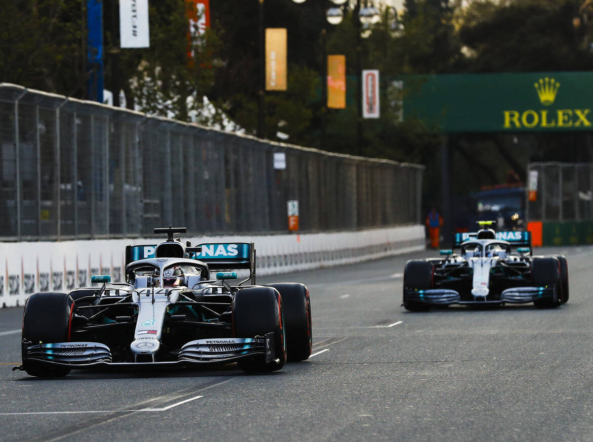 Foto zur News: Mercedes: So hat Lewis Hamilton die Pole in Baku verloren