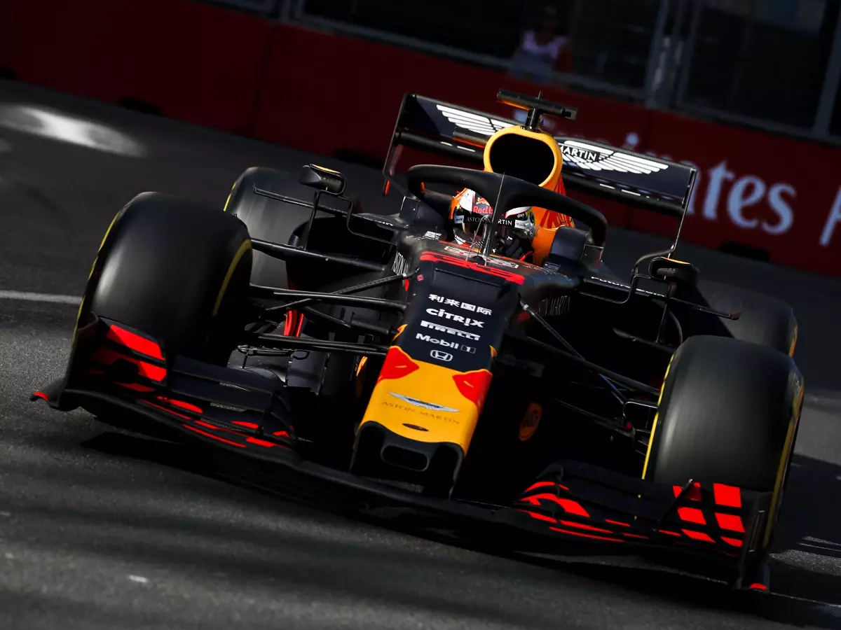 Foto zur News: Max Verstappen: Warum er nach dem Restart in Baku zahnlos war