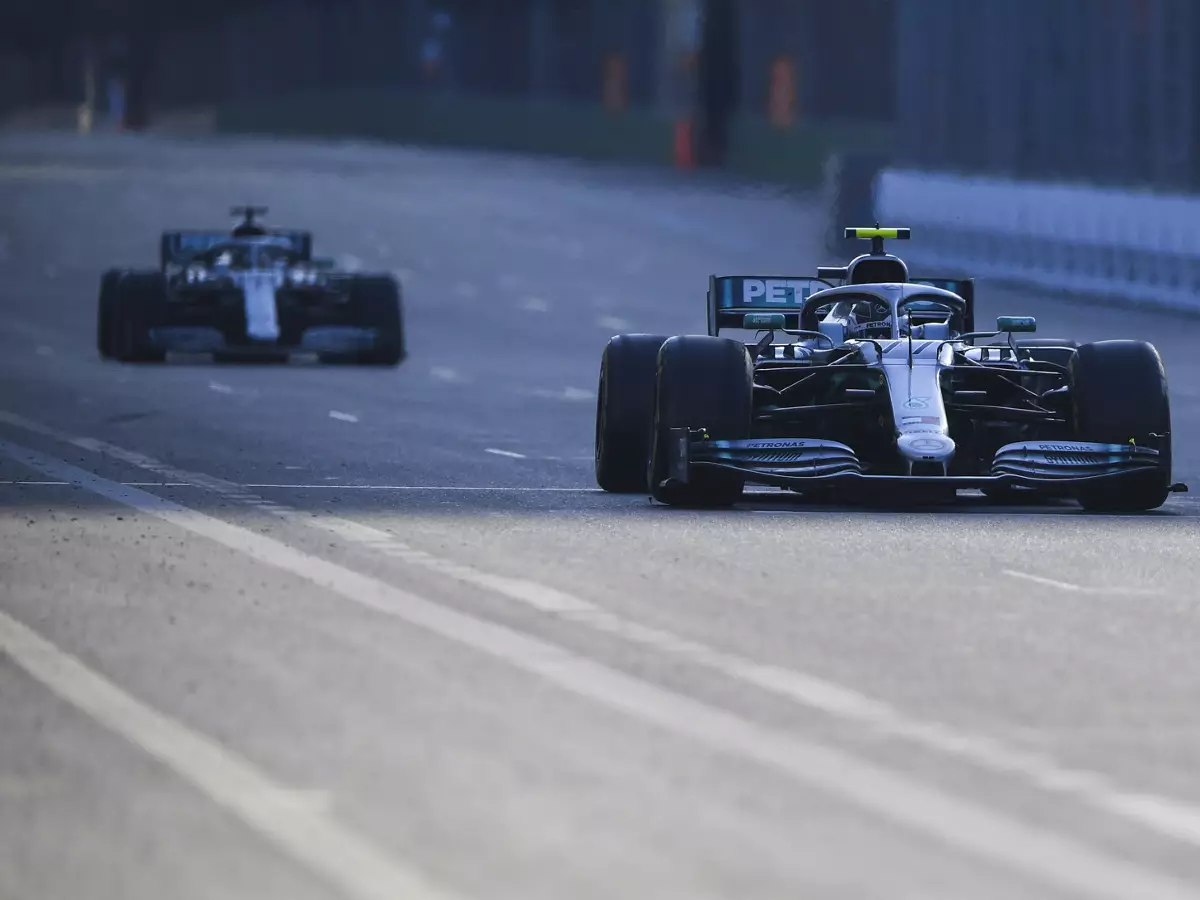 Foto zur News: Virtuelles Safety-Car in Baku: So viel verlor Hamilton tatsächlich auf Bottas